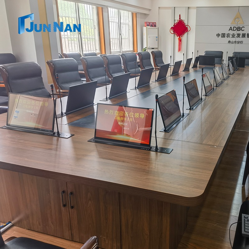 Банка инсталира лифт без папира